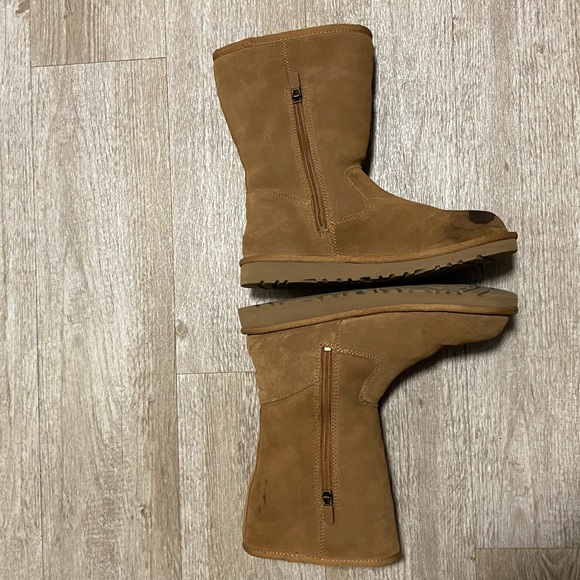 UGG CHESTNUT SHEARLING ZIP UP BOOTS BIG GIRLS SIZE 5 - Picture 2 of 11